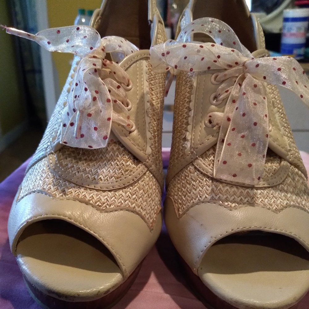 Poetic License Peep Toes